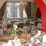 Empire Hotel