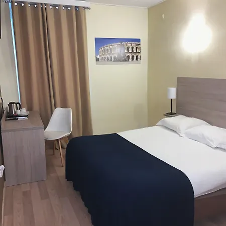 Empire Hotel 3*