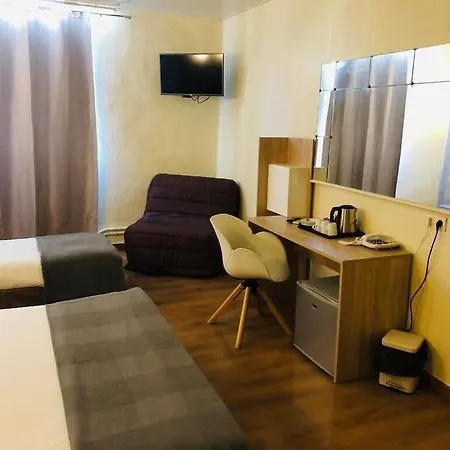 Empire Hotel 3*