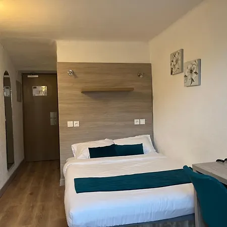 Empire Hotel