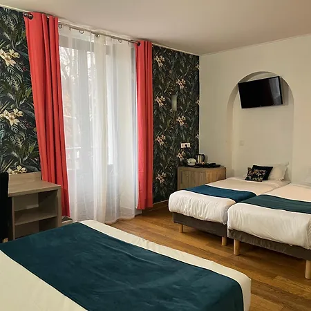 Empire Hotel 3*