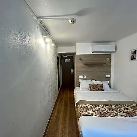 Empire Hotel