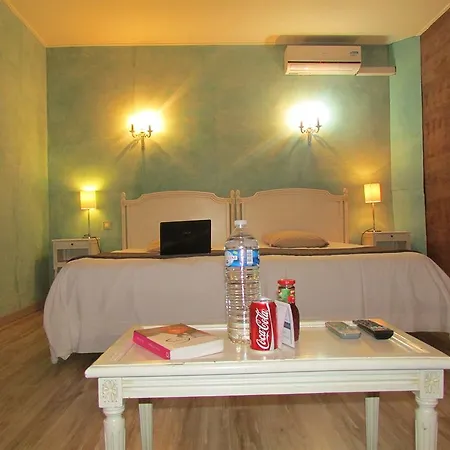 Empire Hotel 3*